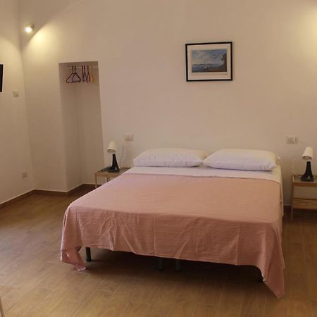 Casa Laura Oliva Mancini Bed & Breakfast Naples Exterior photo