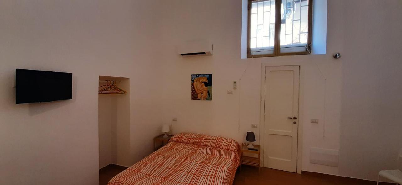 Casa Laura Oliva Mancini Bed & Breakfast Naples Exterior photo