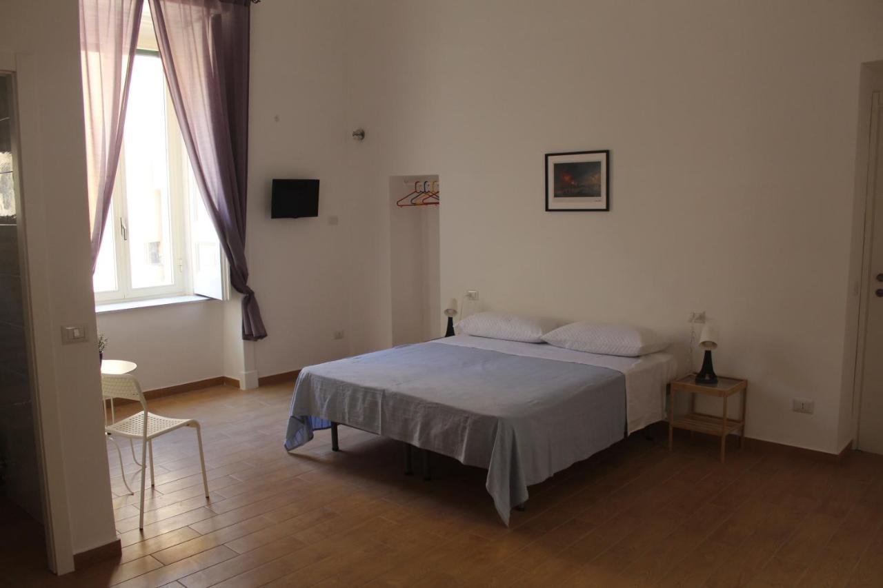 Casa Laura Oliva Mancini Bed & Breakfast Naples Exterior photo