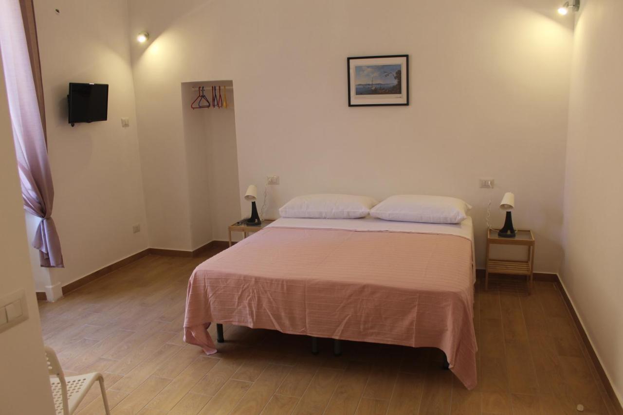 Casa Laura Oliva Mancini Bed & Breakfast Naples Exterior photo