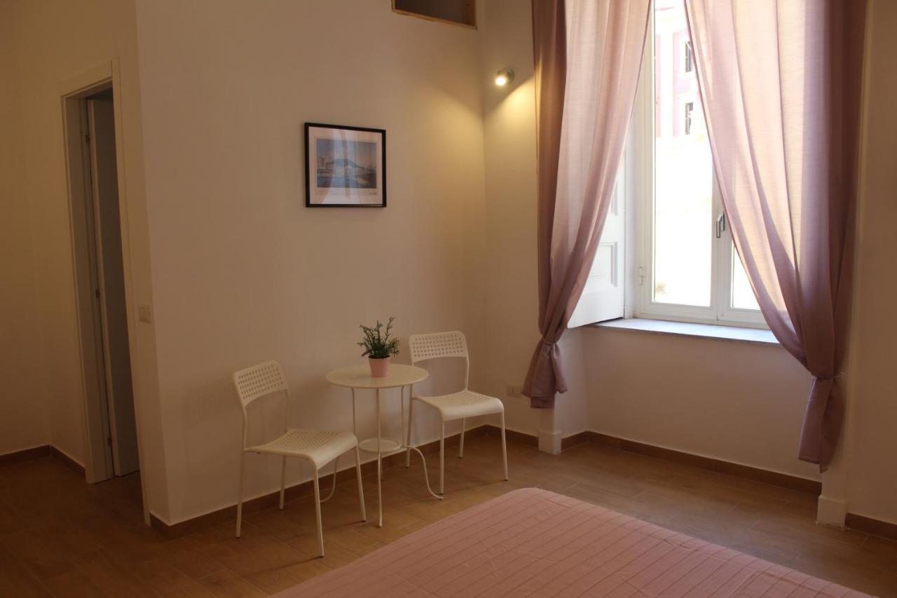 Casa Laura Oliva Mancini Bed & Breakfast Naples Exterior photo