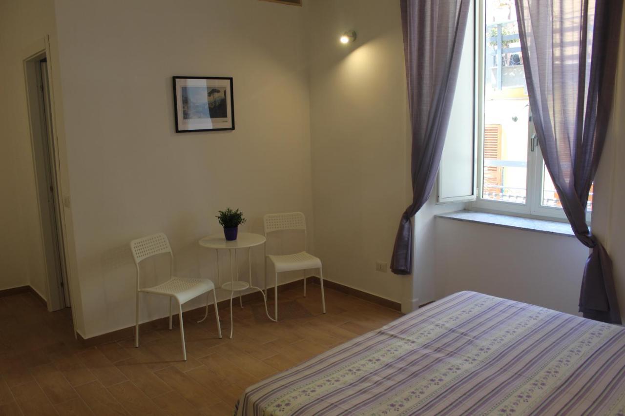 Casa Laura Oliva Mancini Bed & Breakfast Naples Exterior photo