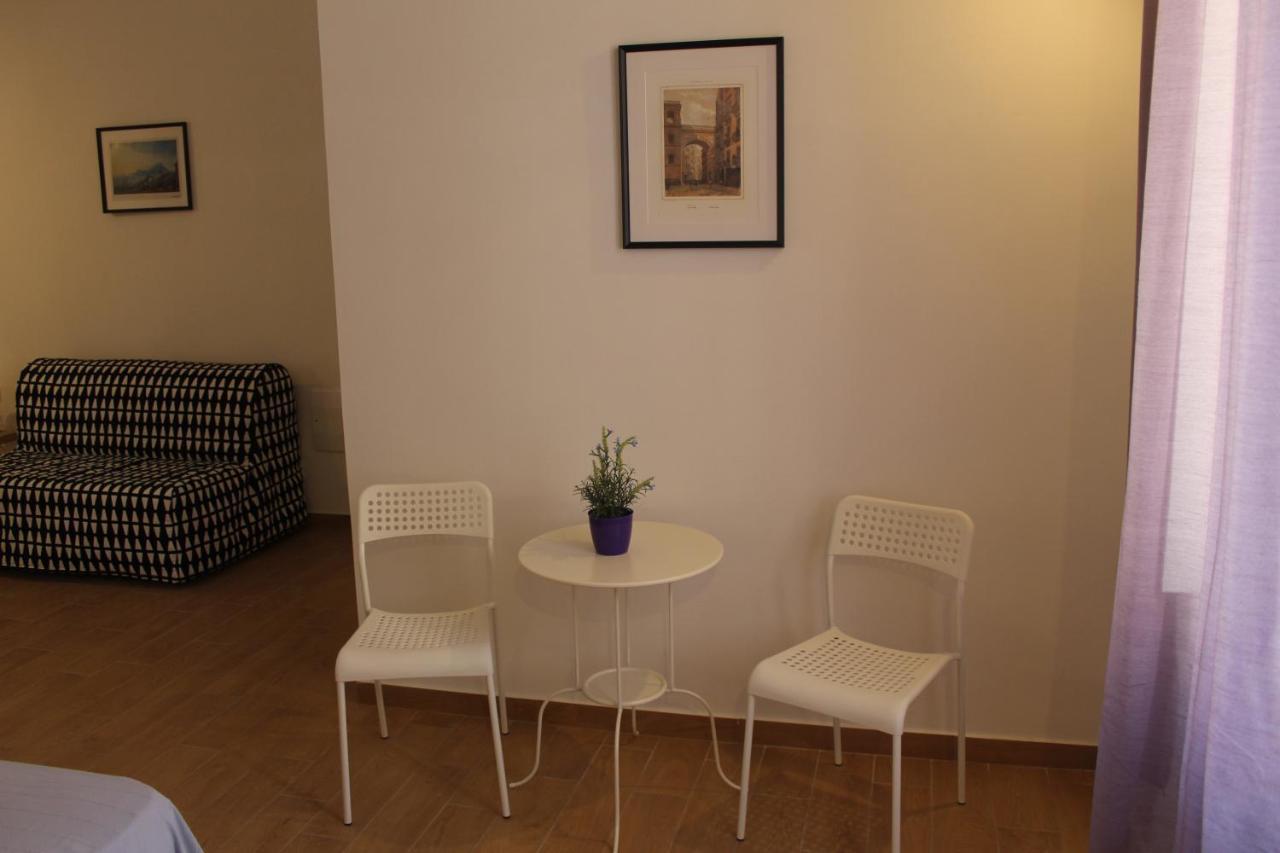 Casa Laura Oliva Mancini Bed & Breakfast Naples Exterior photo