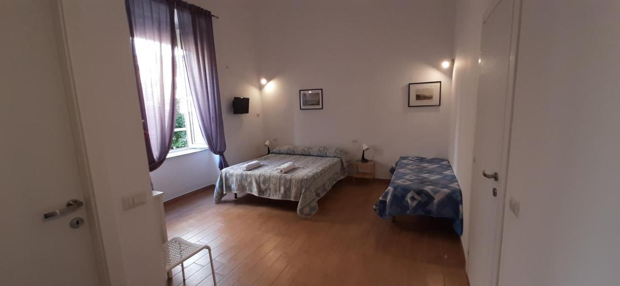 Casa Laura Oliva Mancini Bed & Breakfast Naples Exterior photo
