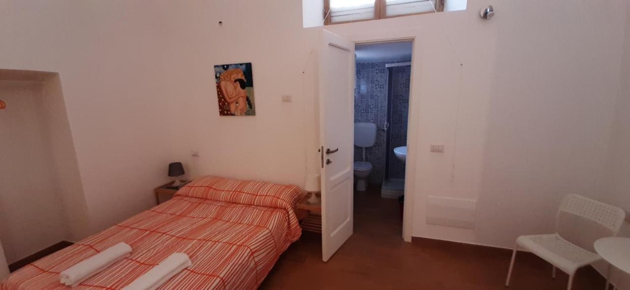 Casa Laura Oliva Mancini Bed & Breakfast Naples Exterior photo