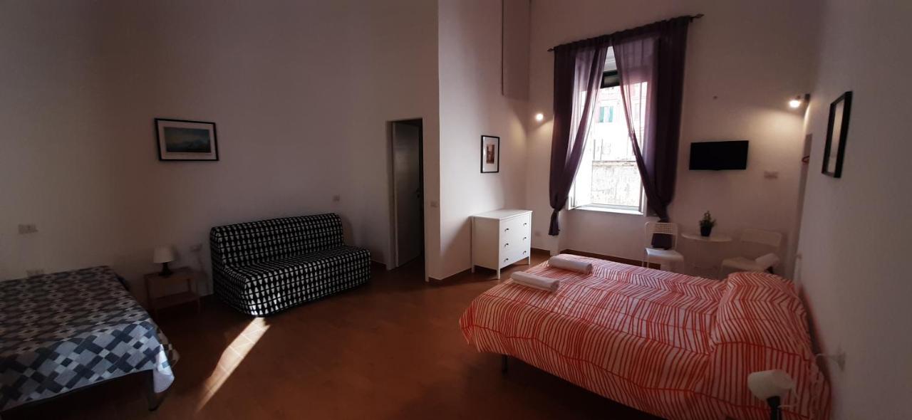 Casa Laura Oliva Mancini Bed & Breakfast Naples Exterior photo